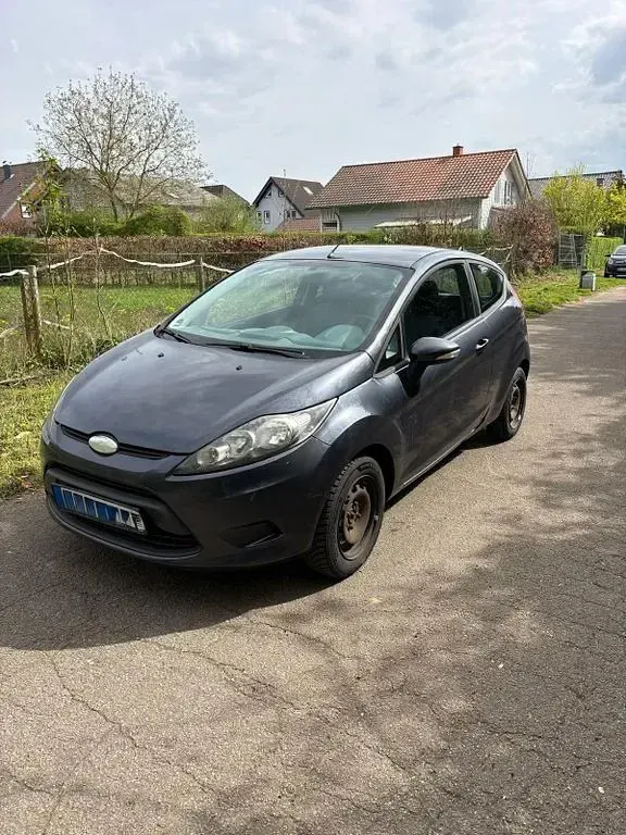 Usata Ford Fiesta Trend 82 CV (60 kW) 2009 Grigio Berlina