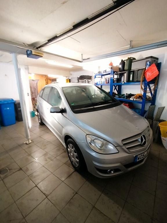 Silber Gebraucht 2008 Mercedes B170 Van / Kleinbus | 2.490 € - Bild 1/4