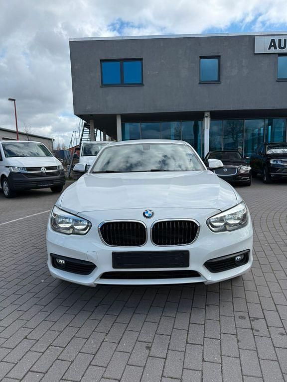 Gebraucht BMW 116 Advantage 109 PS (80 kW) 2015 Weiß Kleinwagen