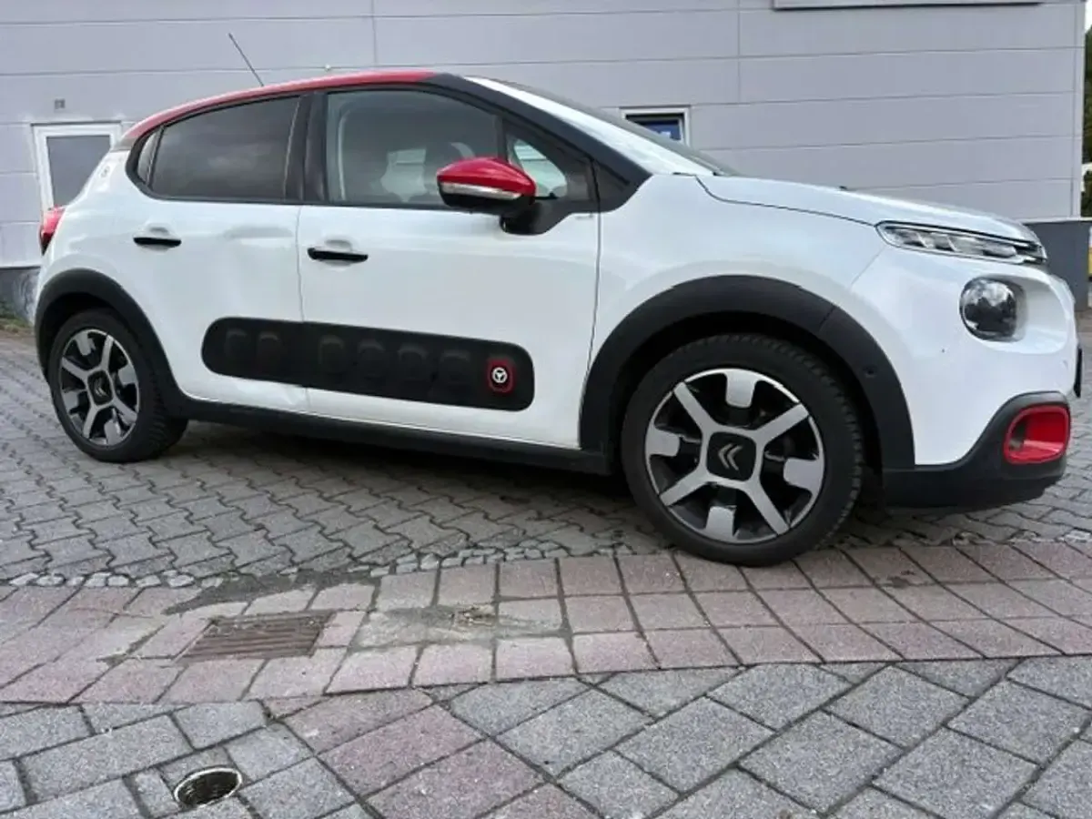 Używany Citroën C3 Shine 110 KM (80 kW) 2017 Biały Hatchback