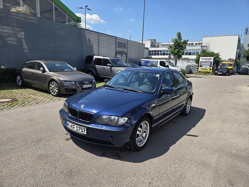 Blau Gebraucht 2003 BMW 320 Limousine | 1.399 € (Superpreis) - Bild 1/4