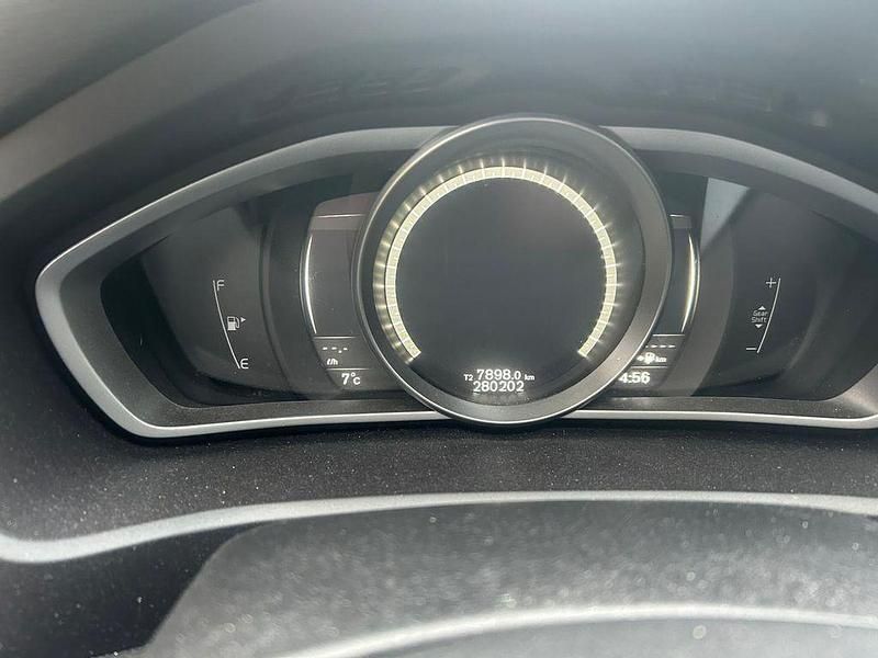 Gebraucht Volvo V40 120 PS (88 kW) 2017 Blau Limousine