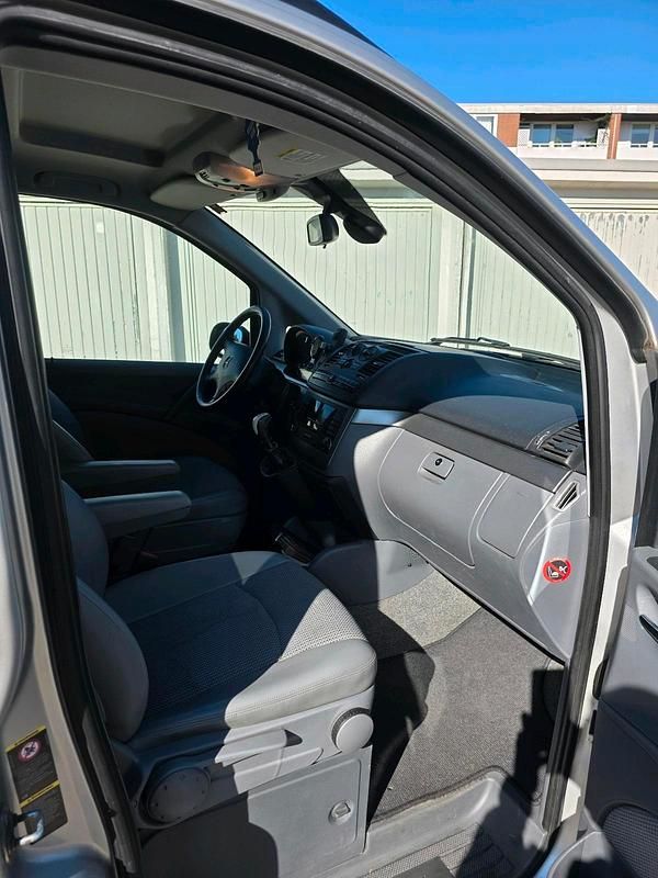 Gebraucht Mercedes Viano 150 PS (110 kW) 2008 Silber Van / Kleinbus