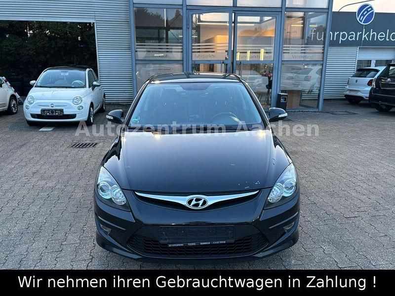 Gebraucht Hyundai i30 90 PS (66 kW) 2012 Schwarz Limousine