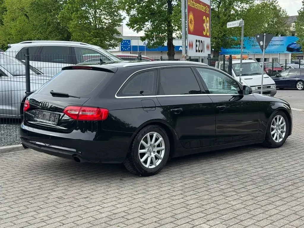 Używany Audi A4 Attraction 170 KM (125 kW) 2015 Czarny Kombi