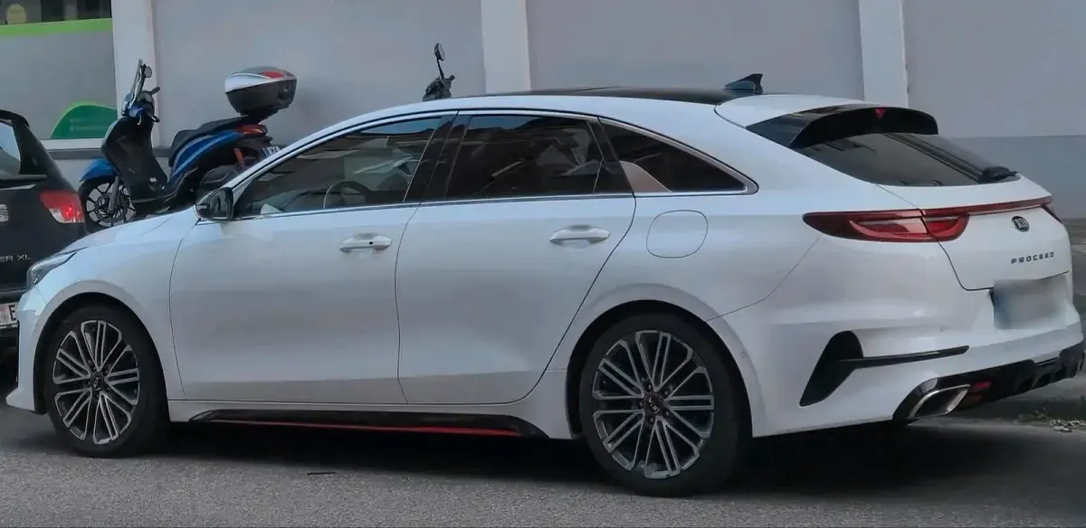Gebraucht Kia ProCeed GT GT 204 PS (150 kW) 2019 Weiß Kleinwagen