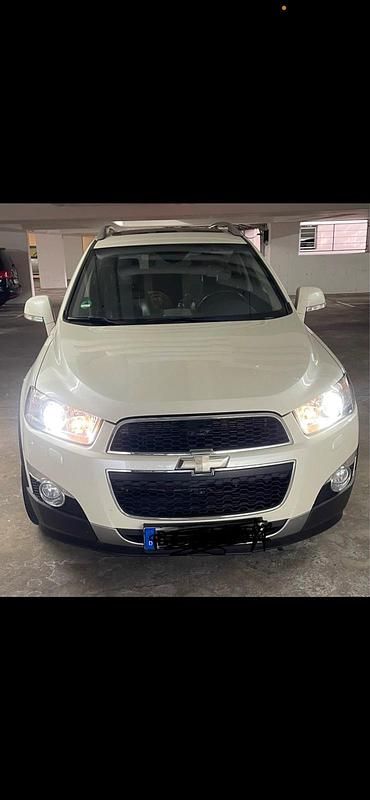 Beige Gebraucht 2012 Chevrolet Captiva SUV | 9.900 € (Etwas zu teuer) - Bild 1/4