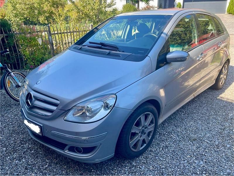 Silber Gebraucht 2006 Mercedes B200 Van / Kleinbus | 1.000 € (Superpreis) - Bild 1/2