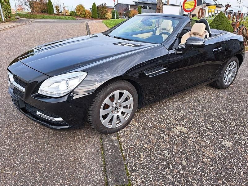 Schwarz Gebraucht 2013 Mercedes SLK200 Cabrio | 17.900 € (Guter Preis) - Bild 1/4