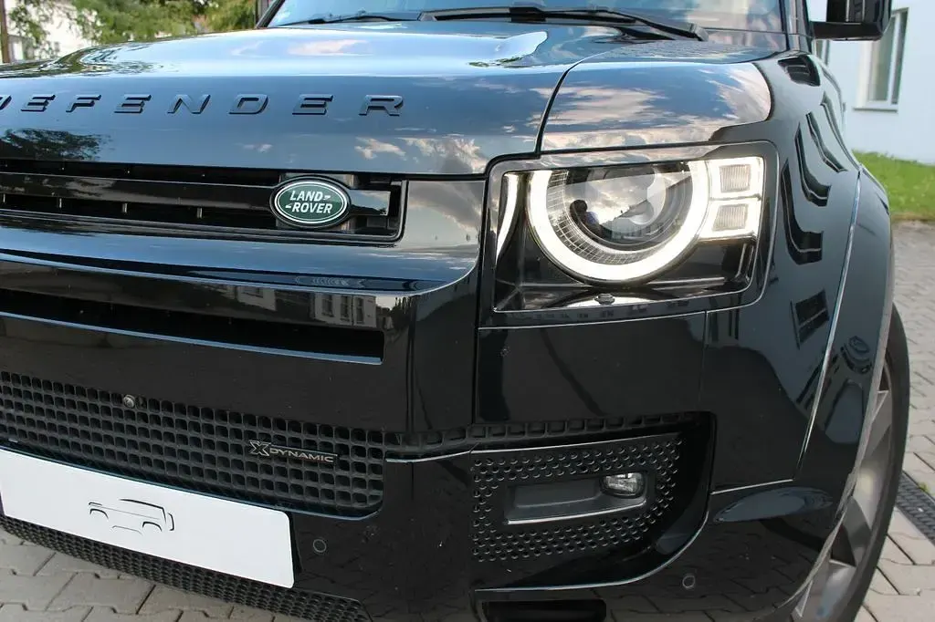 Gebraucht Land Rover Defender SE Dynamic 249 PS (183 kW) 2023 Schwarz SUV