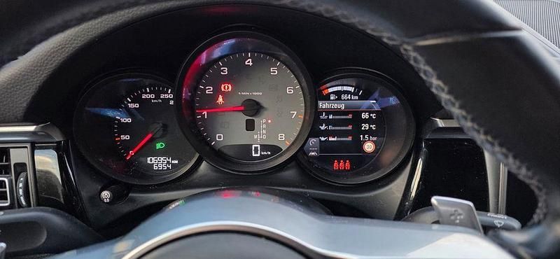 Gebraucht Porsche Macan S 354 PS (260 kW) 2020 Schwarz SUV