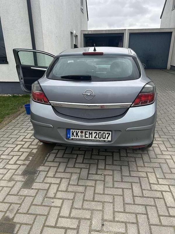 Gebraucht Opel Astra 116 PS (85 kW) 2007 Coupé