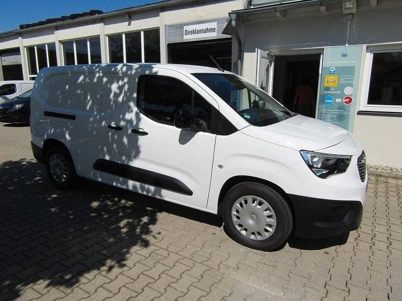 Weiß Gebraucht 2021 Opel Combo-e Life XL Edition Limousine | 19.900 € (Fairer Preis) - Bild 1/4