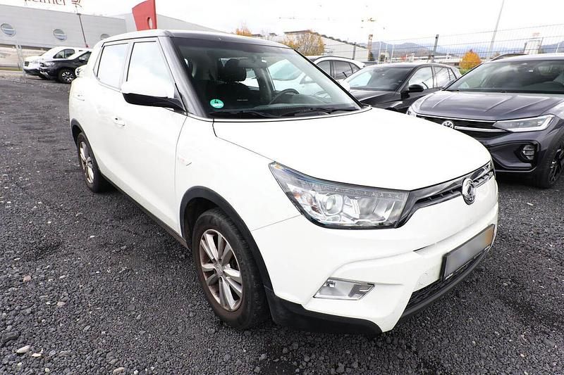 Gebraucht Ssangyong (KGM) Tivoli Crystal 128 PS (94 kW) 2018 Weiß / schwarz SUV