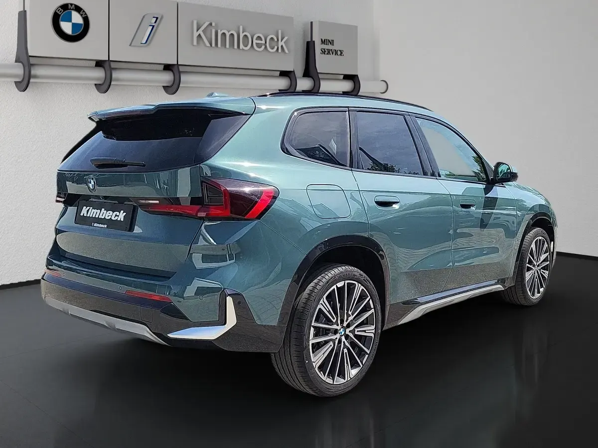 Second-hand BMW X1 xLine 211 CP (155 kW) 2025 Verde SUV