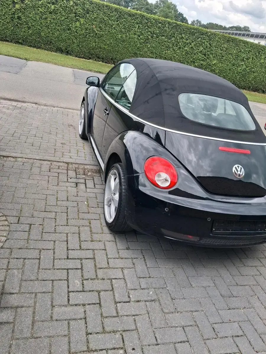 Gebraucht VW New Beetle 105 PS (77 kW) 2009 Schwarz Kleinwagen