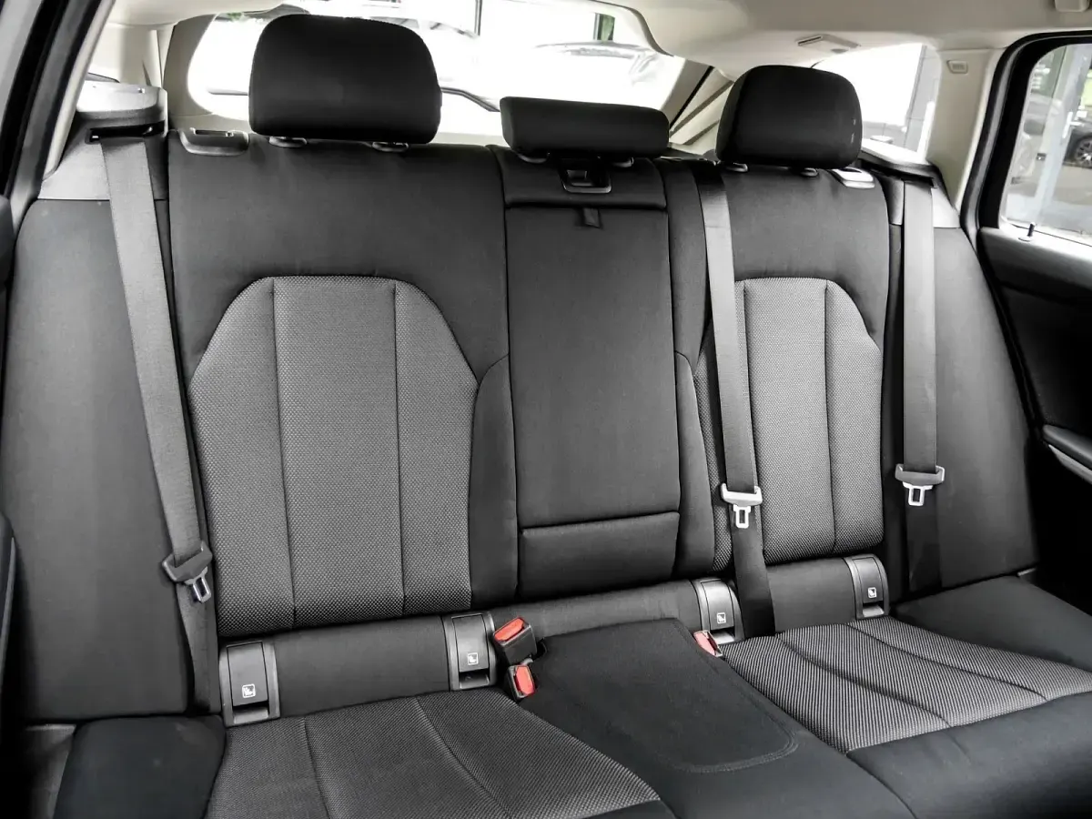 Gebraucht BMW 318 Shadowline 150 PS (110 kW) 2023 Schwarz Kombi