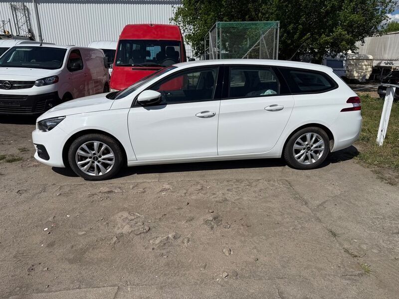Weiß Gebraucht 2020 Peugeot 308 Kombi | 6.349 € (Superpreis) - Bild 1/4