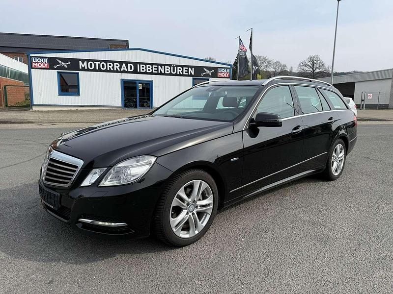 Gebraucht Mercedes E220 170 PS (125 kW) 2011 Obsidianschwarz  metalliclack Kombi