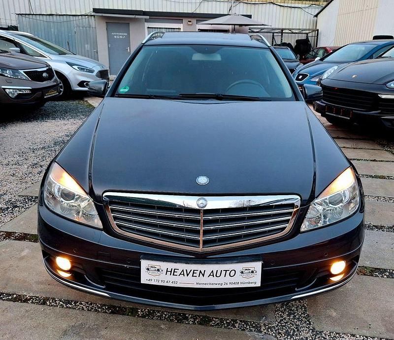 Grau Gebraucht 2010 Mercedes C250 Limousine | 7.350 € (Fairer Preis) - Bild 1/4