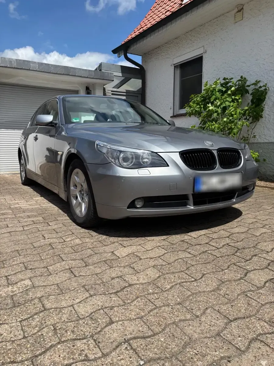 Gebraucht BMW 520 170 PS (125 kW) 2005 Silber Limousine