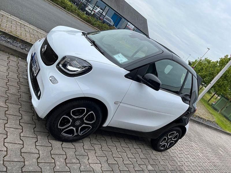 Weiß Gebraucht 2019 Smart ForTwo Cabrio Prime Cabrio | 14.950 € (Guter Preis) - Bild 1/4