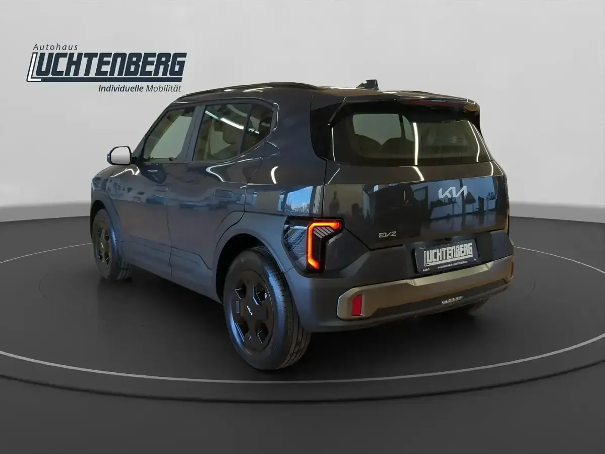 Neu Kia EV2 Air 108 kW (147 PS) 2026 Grau SUV