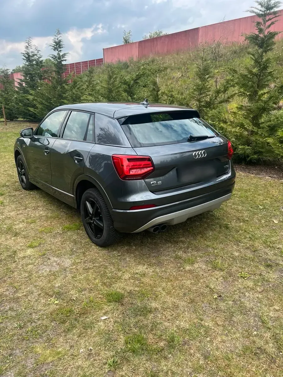 Używany Audi Q2 Comfort 150 KM (110 kW) 2018 Czarny SUV
