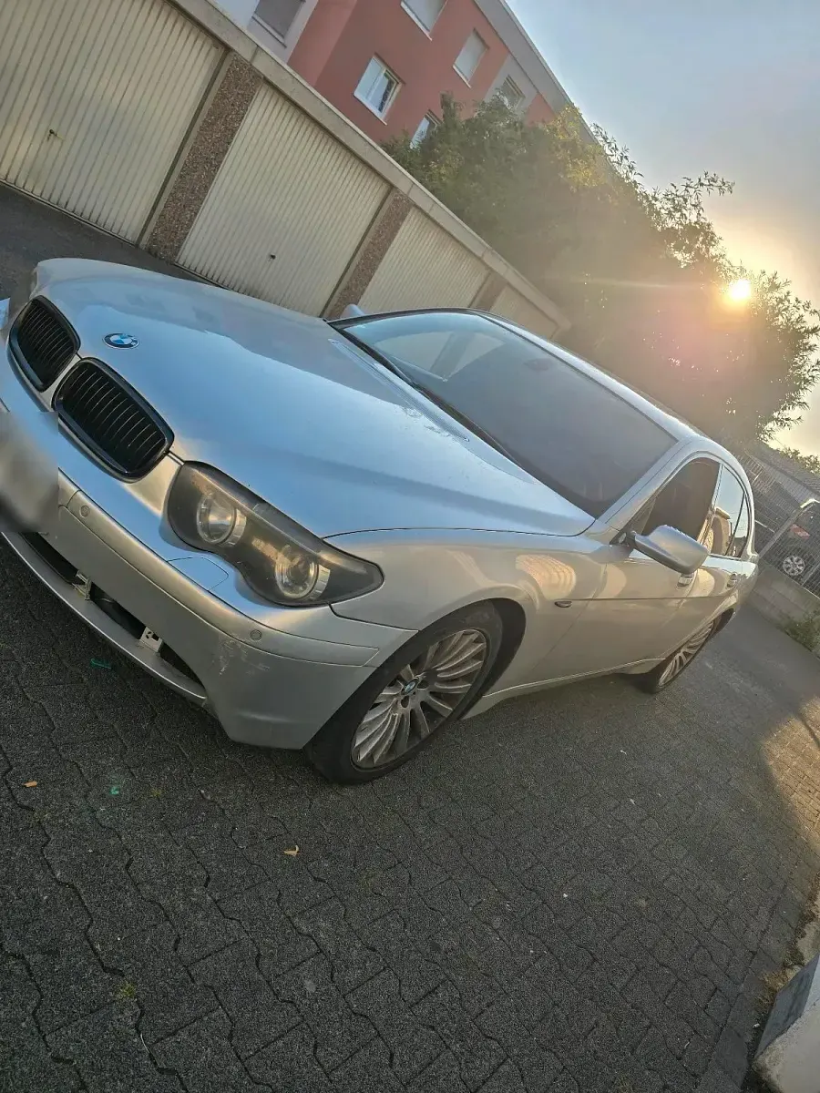 Gebraucht BMW 730 218 PS (160 kW) 2004 Silber Limousine