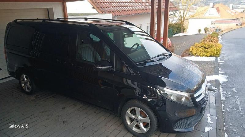 Gebraucht Mercedes V220 163 PS (119 kW) 2019 Schwarz Van / Kleinbus