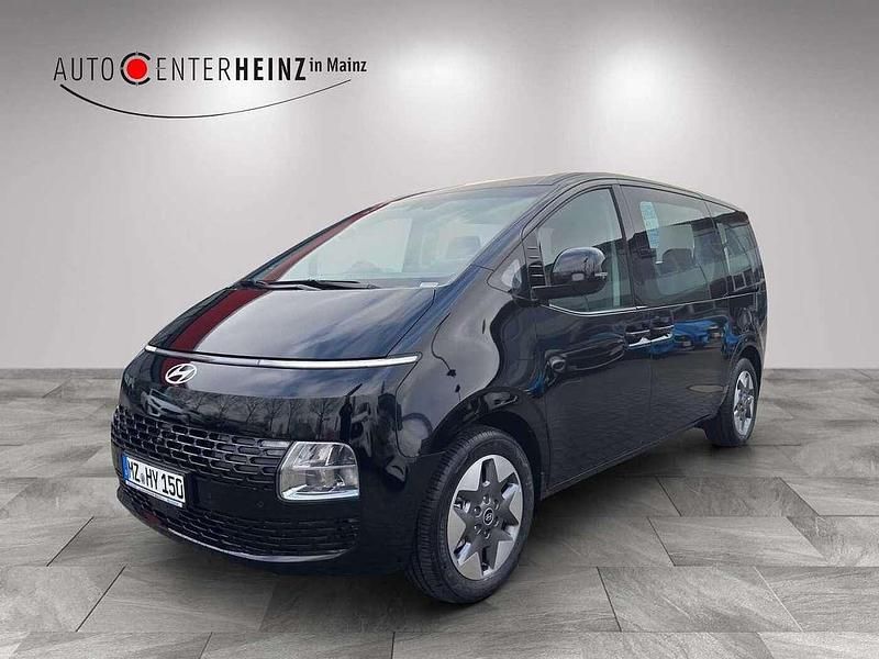 Abyss black Gebraucht 2024 Hyundai Staria Trend Van | 46.890 € - Bild 1/4