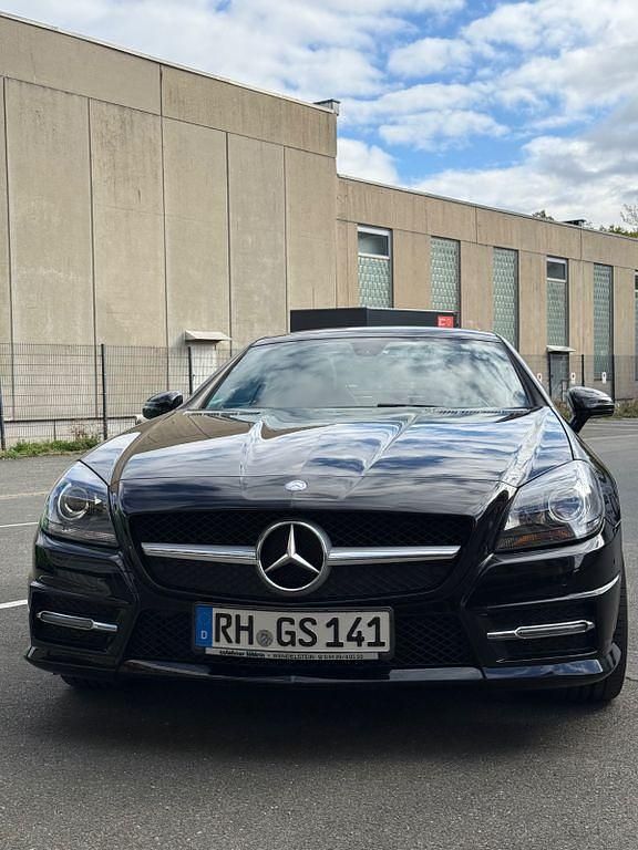Schwarz Gebraucht 2015 Mercedes SLK200 AMG line Cabrio | 14.500 € (Superpreis) - Bild 1/4