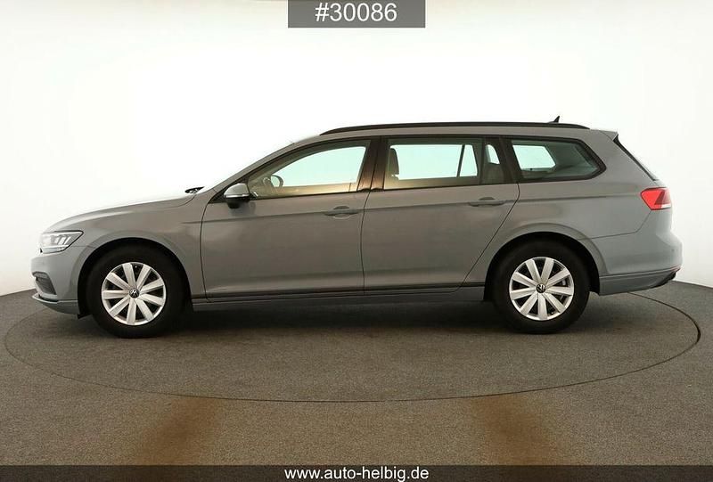 Gebraucht VW Passat 150 PS (110 kW) 2024 Grau Kombi