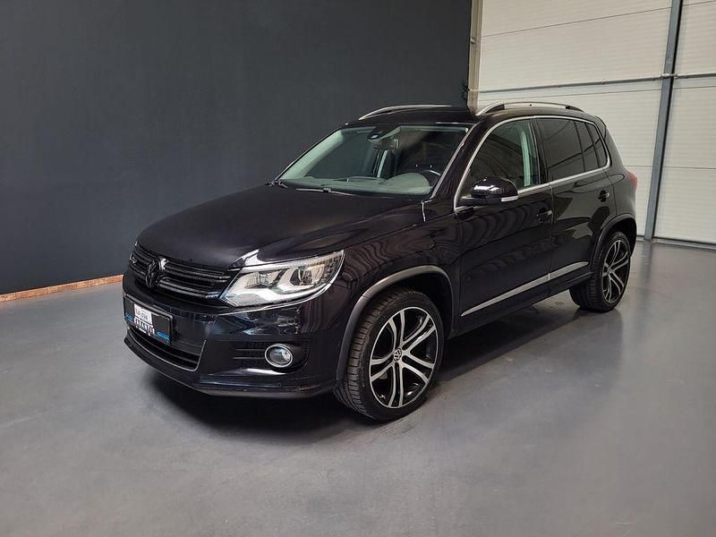 Deep black pearl Gebraucht 2015 VW Tiguan R-line SUV | 17.950 € (Fairer Preis) - Bild 1/4