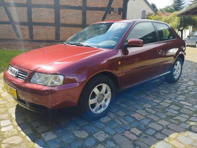 Rot Gebraucht 1999 Audi A3 Attraction Limousine | 3.350 € (Teuer) - Bild 1/4