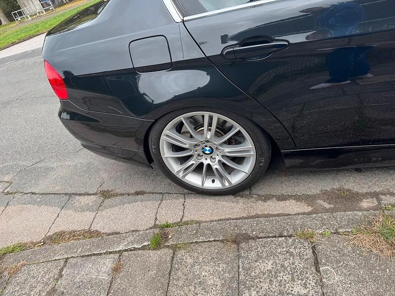 Second-hand BMW 330 272 CP (200 kW) 2009 Negru Berlinǎ