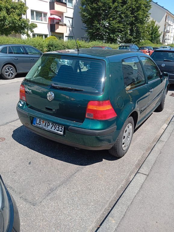 Grün Gebraucht 2003 VW Golf IV Limousine | 2.500 € (Guter Preis) - Bild 1/4