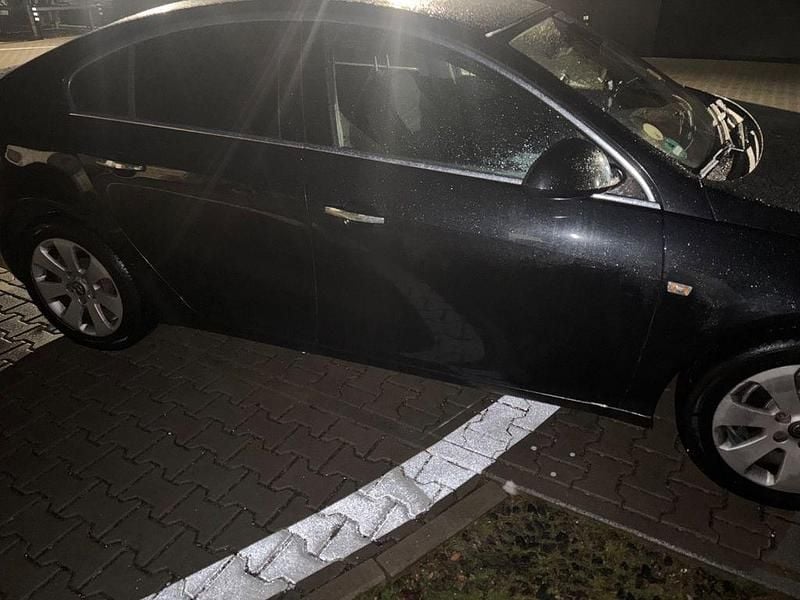 Gebraucht Opel Insignia 160 PS (117 kW) 2012 Schwarz Limousine