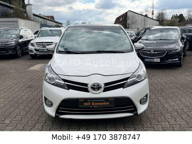 Gebraucht Toyota Verso Skyview Edition 111 PS (81 kW) 2016 Weiß Van / Kleinbus