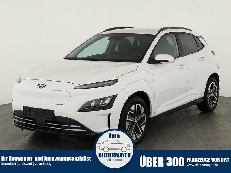 Weiss Gebraucht 2024 Hyundai Kona Advantage SUV | 26.995 € (Etwas zu teuer) - Bild 1/4