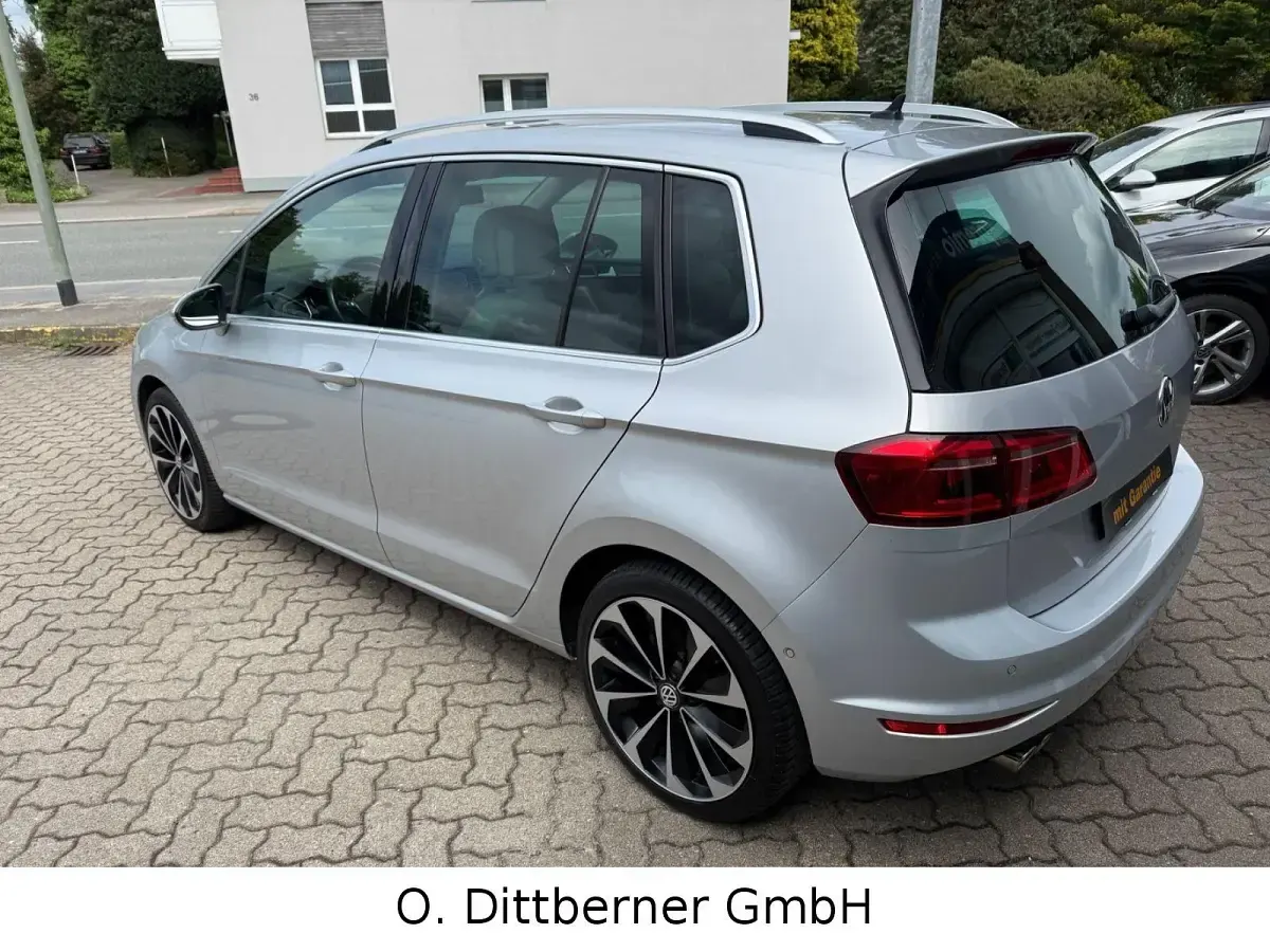 Gebraucht VW Golf VII Highline 125 PS (91 kW) 2015 Silber Limousine