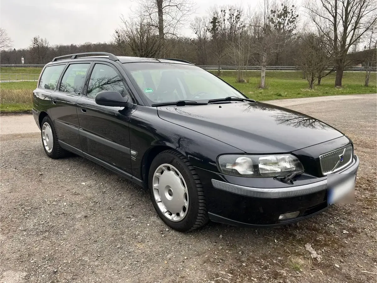 Używany Volvo V70 140 KM (102 kW) 2001 Czarny Kombi