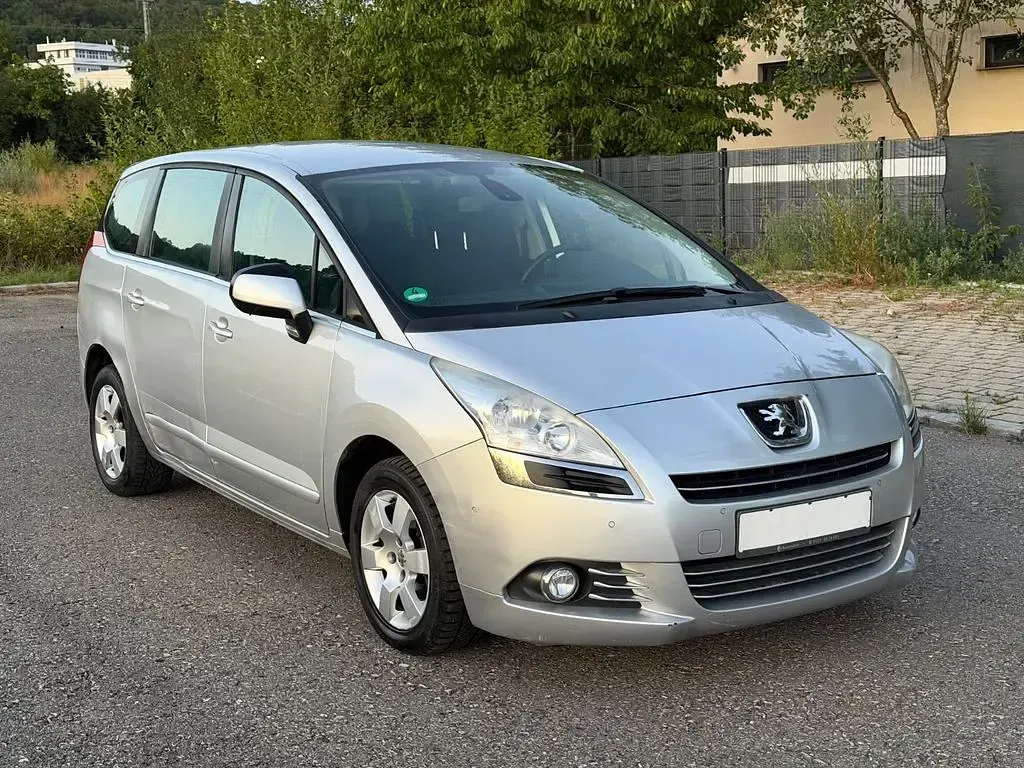 Gebraucht Peugeot 5008 Active 120 PS (88 kW) 2013 Silber Van / Kleinbus