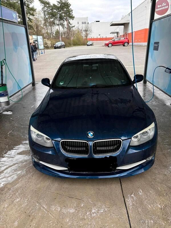 Blau Gebraucht 2010 BMW 318 Coupé | 10.000 € - Bild 1/4