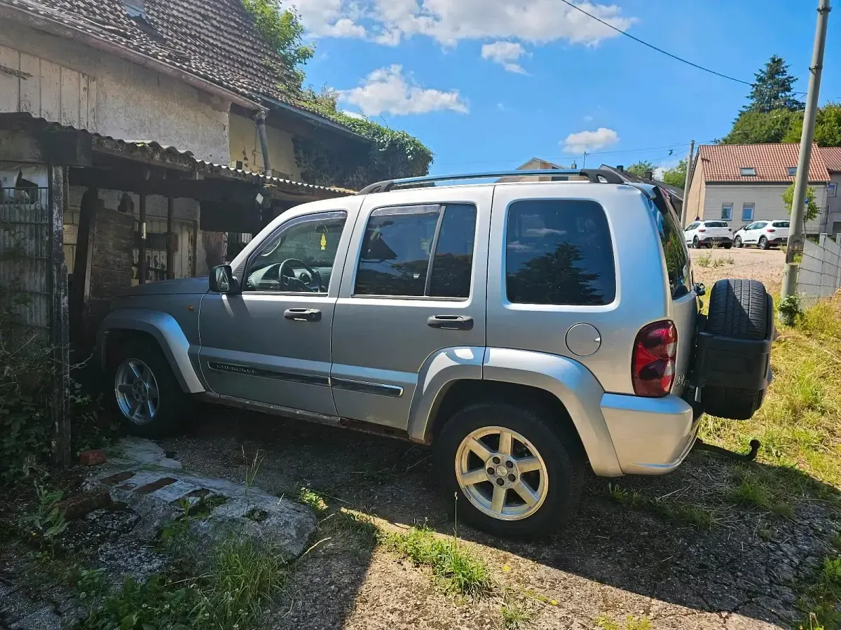 Brugt Jeep Cherokee 163 HK (119 kW) 2005 Grå SUV