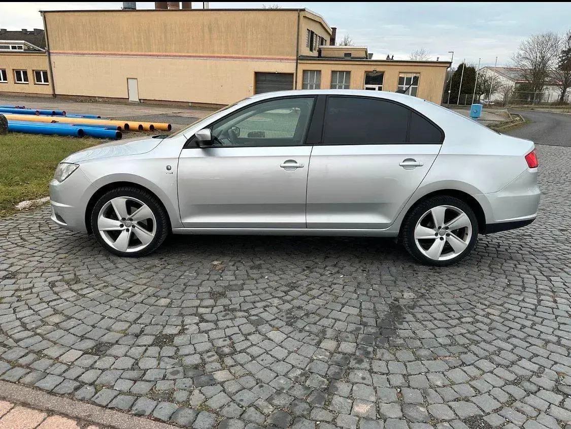 Gebraucht Seat Toledo 105 PS (77 kW) 2013 Grün Kleinwagen
