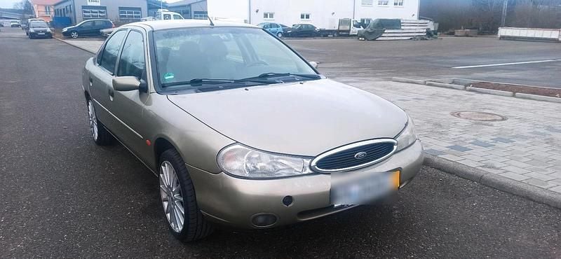Gold Gebraucht 1998 Ford Mondeo Sport Limousine | 987 € - Bild 1/4