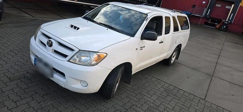 Weiß Gebraucht 2008 Toyota HiLux Abholung | 5.800 € - Bild 1/4