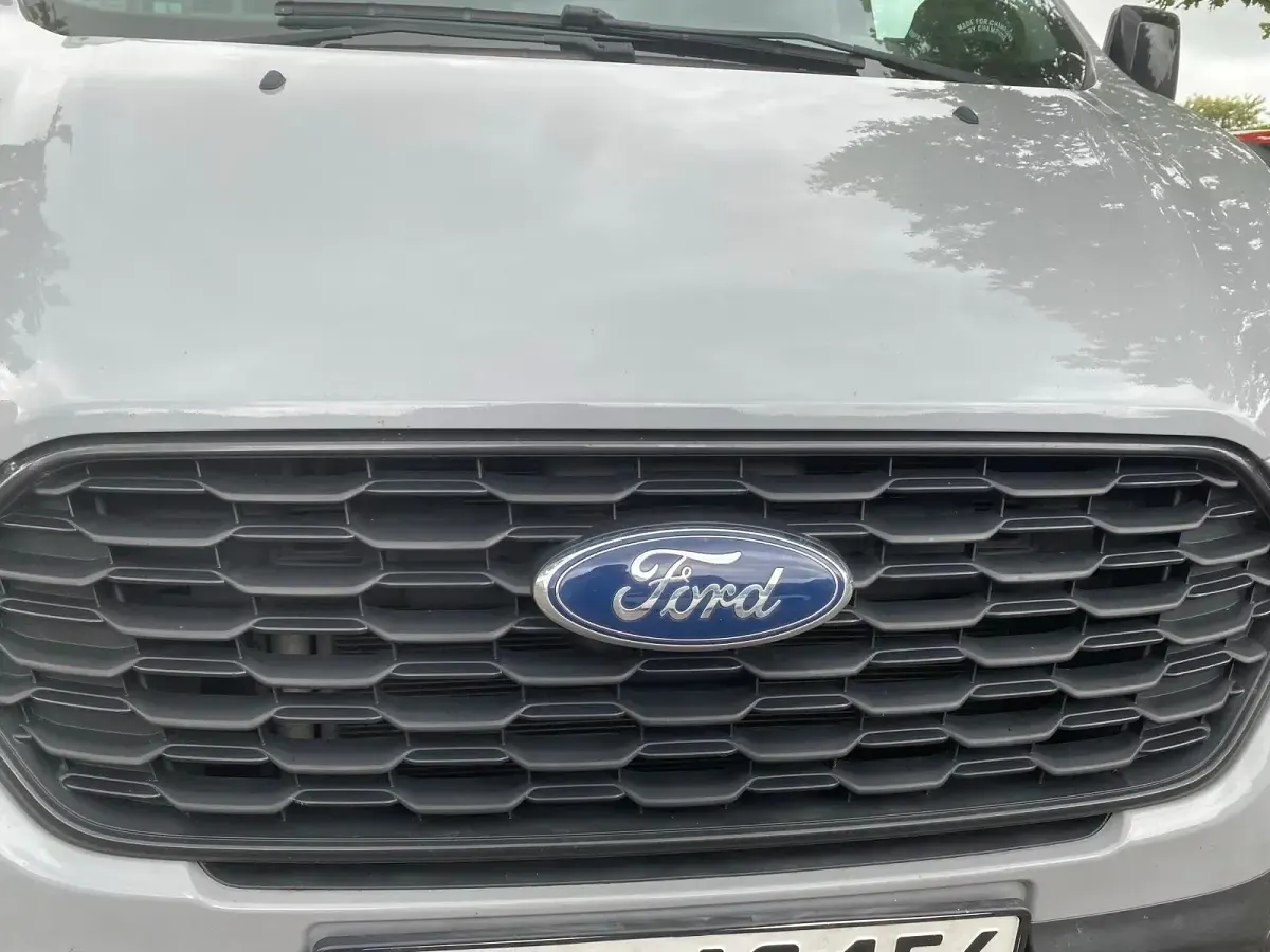 Gebraucht Ford Tourneo Active 150 PS (110 kW) 2023 Grau Van / Kleinbus