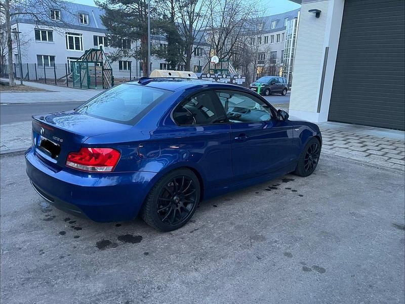 Gebraucht BMW 123 Coupé 204 PS (150 kW) 2012 Blau Coupé